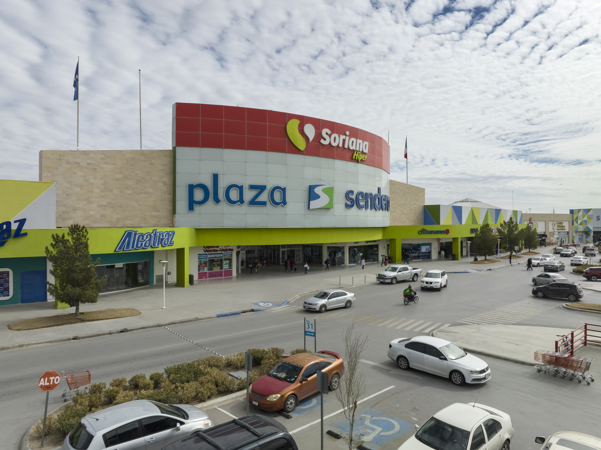 Plaza Sendero y Airbnb en Ciudad Juárez